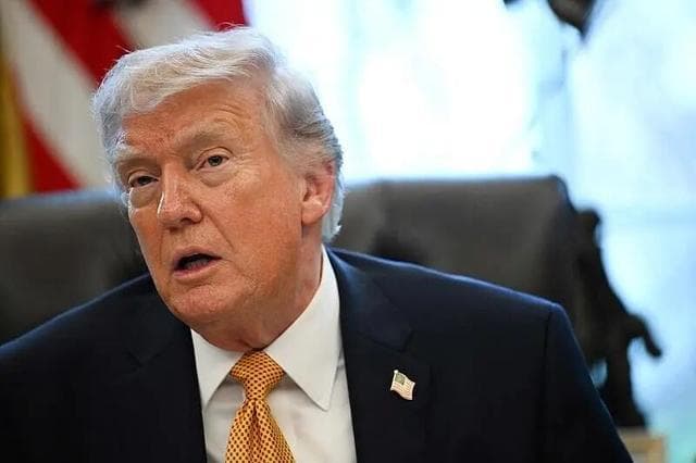 特朗普：正考慮進一步打擊伊朗現政權，稱應由依賴霍爾木茲海峽航運的國家承擔相關安全責任，而不是美國